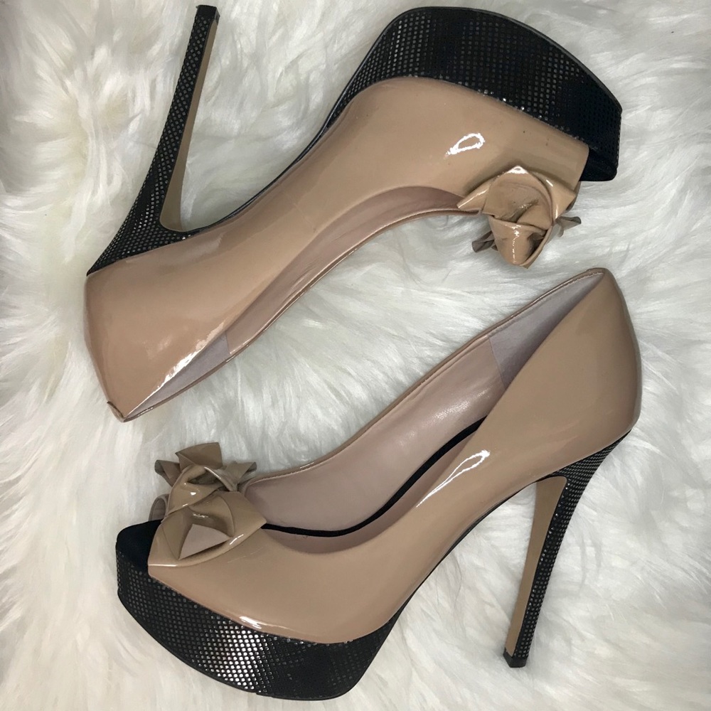 Jessica Simpson Para Nude Patent Heels